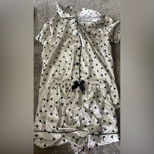White/black sleep wear with hearts